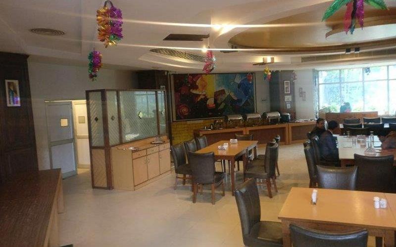 Hotel Raj Hans, Faridabad Esterno foto
