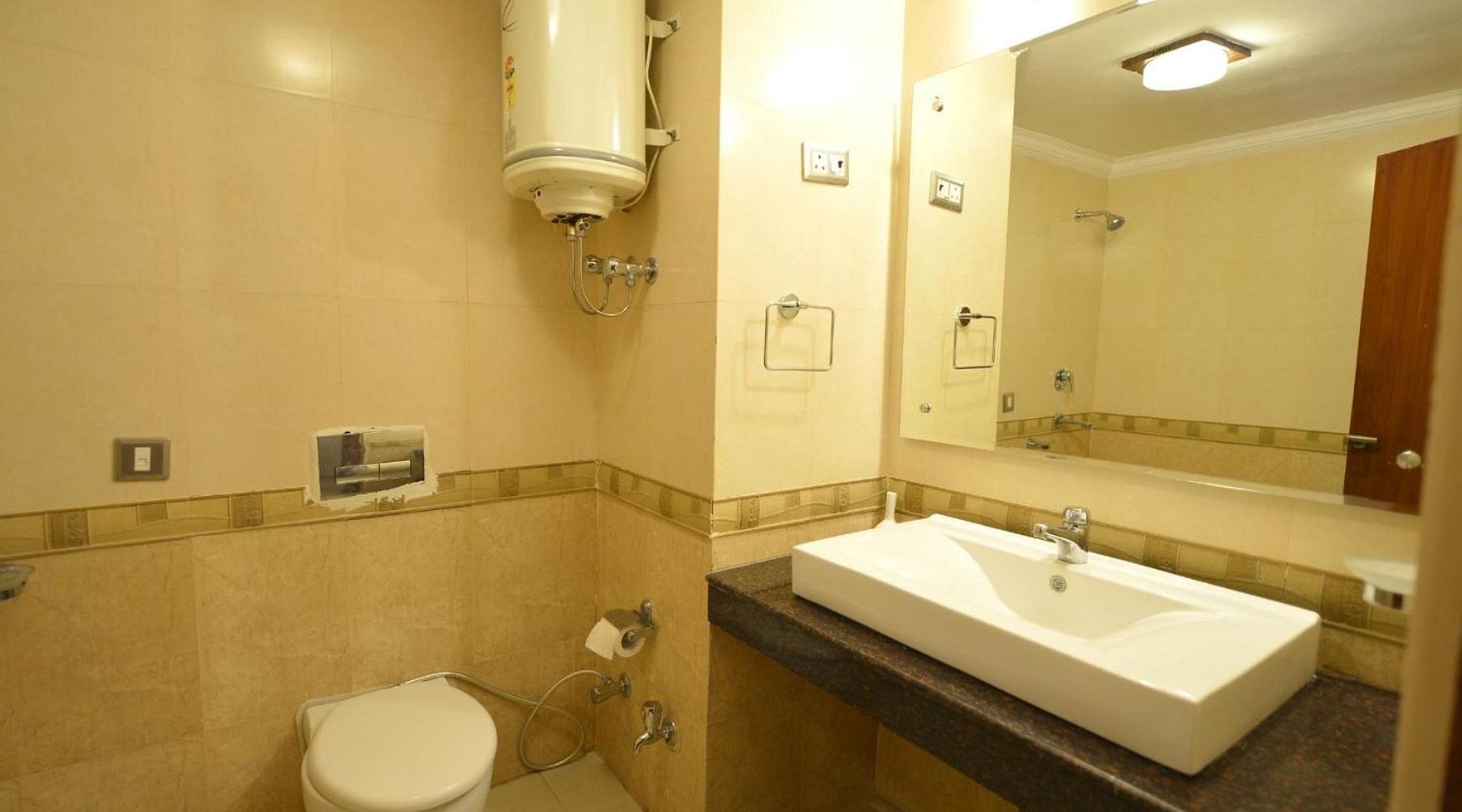 Hotel Raj Hans, Faridabad Esterno foto